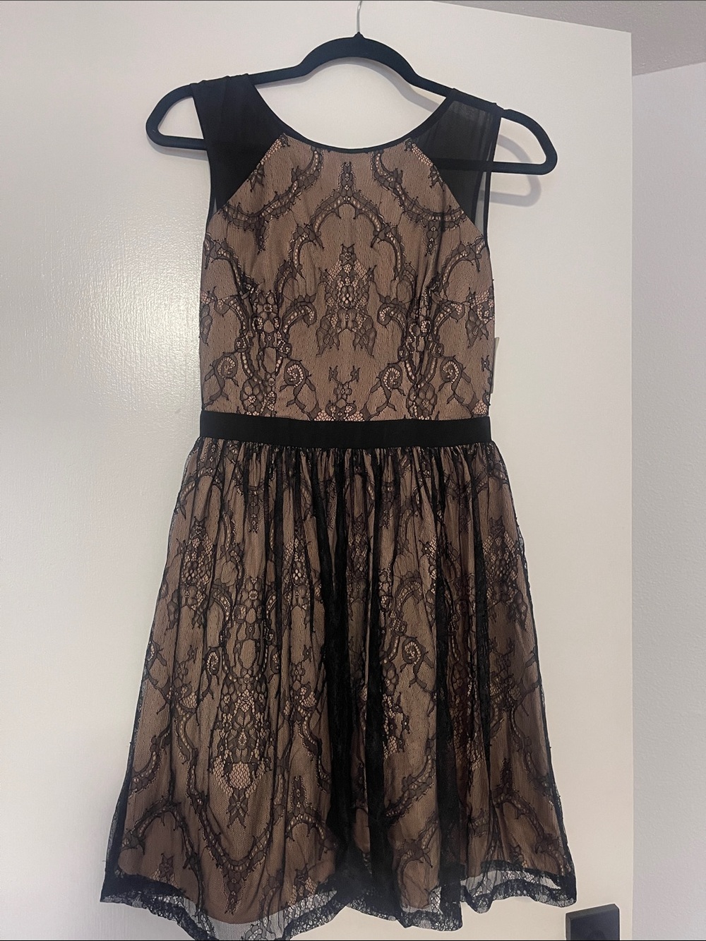 Women’s Black Lace Overlay Party Dress